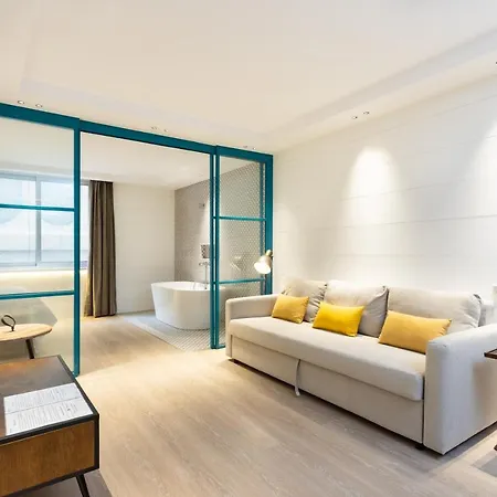 Апартаменты Home2book Elegant Cruz Center *