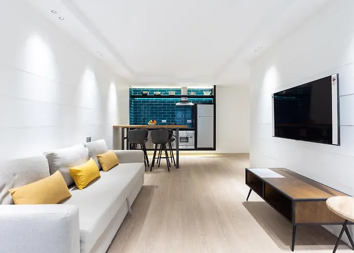 Home2book Elegant Cruz Center