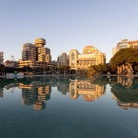 Home2book Elegant Cruz Center