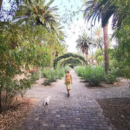 Home2book Elegant Cruz Center